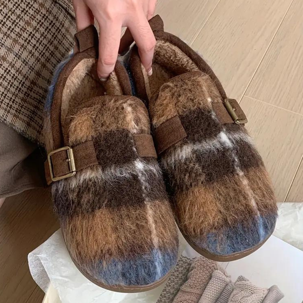 Checkered Slippers – Adjustable Buckle Strap & Lined Interior