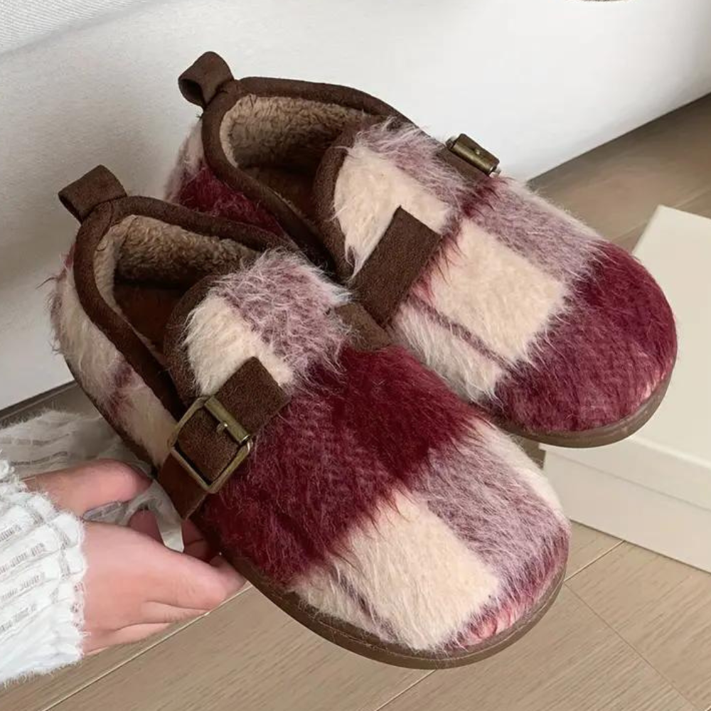 Checkered Slippers – Adjustable Buckle Strap & Lined Interior