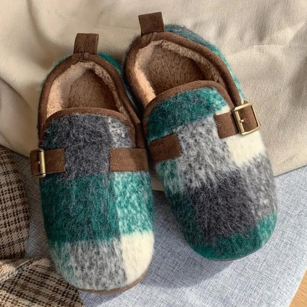 Checkered Slippers – Adjustable Buckle Strap & Lined Interior