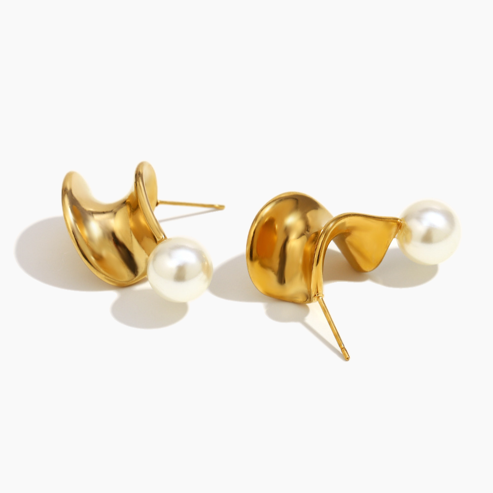 Elena Sculpted Pearl Flow Earrings