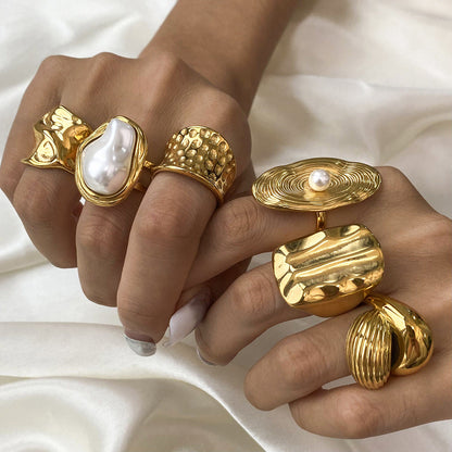 Elena Lunar Flow Pearl Ring - Golden