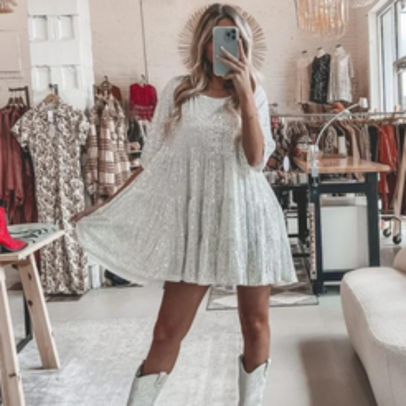 Casual Dress – Flared Hem & Relaxed Fit
