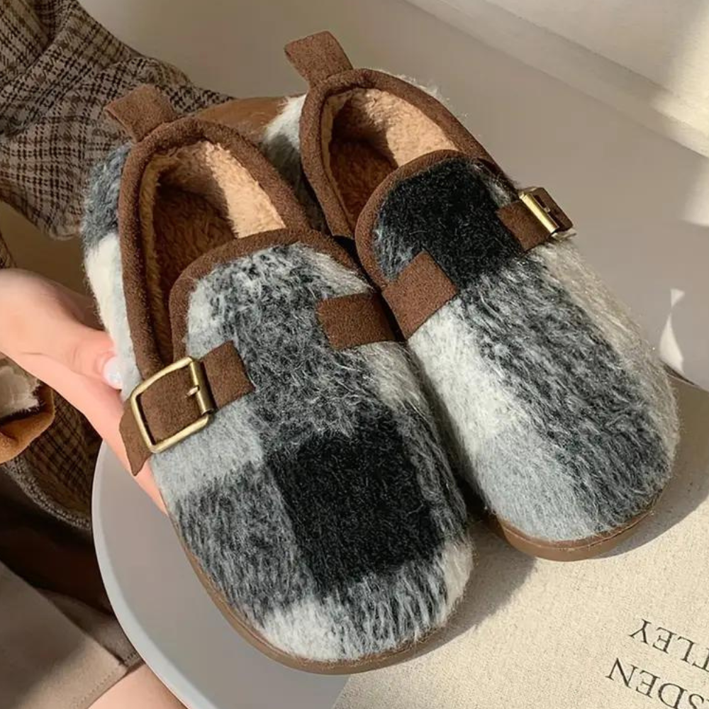Checkered Slippers – Adjustable Buckle Strap & Lined Interior