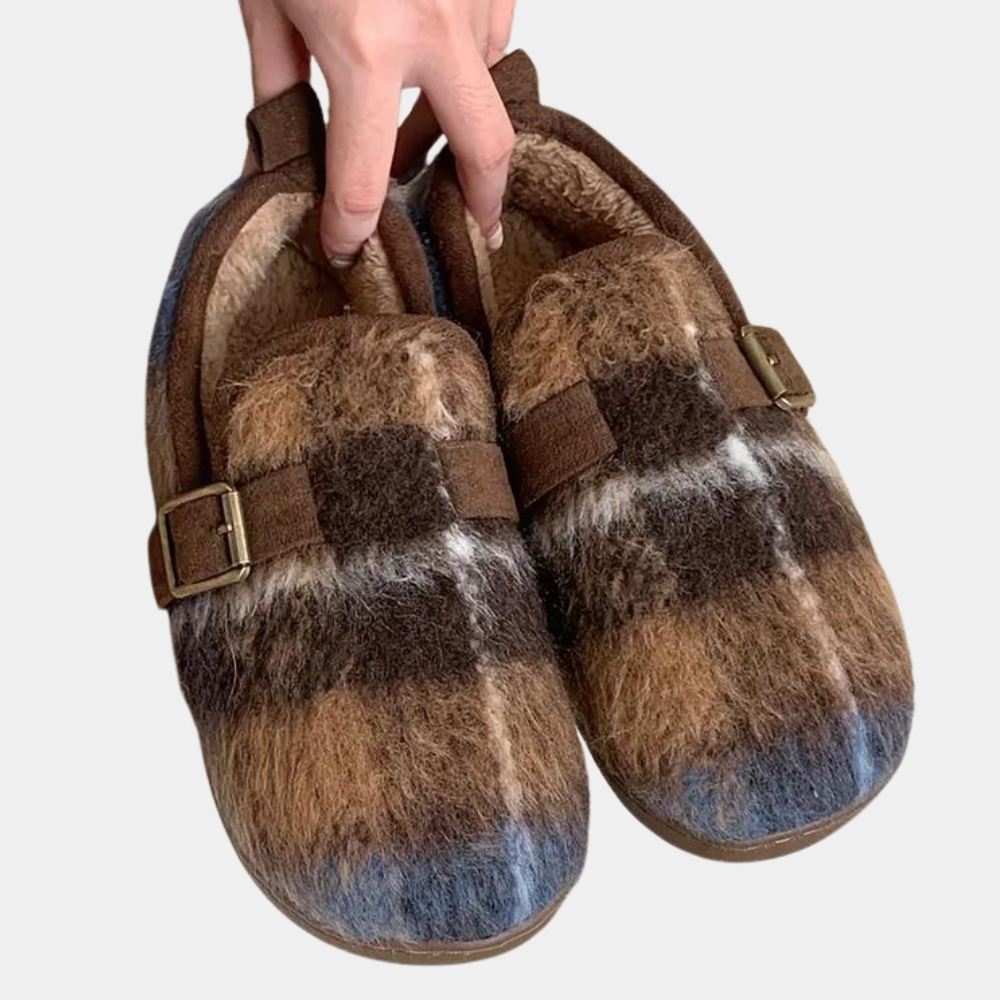 Checkered Slippers – Adjustable Buckle Strap & Lined Interior