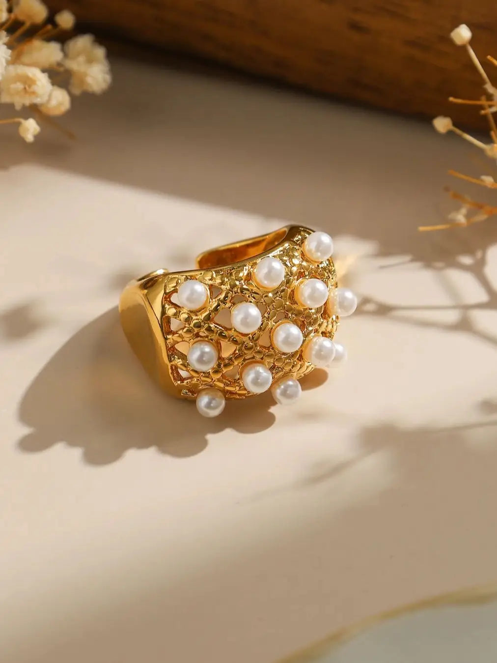 Anillo geométrico hueco de perla de imitación chapado en oro de 18k de acero inoxidable para mujer, anillo abierto francés con temperamento, regalo de joyería para uso diario