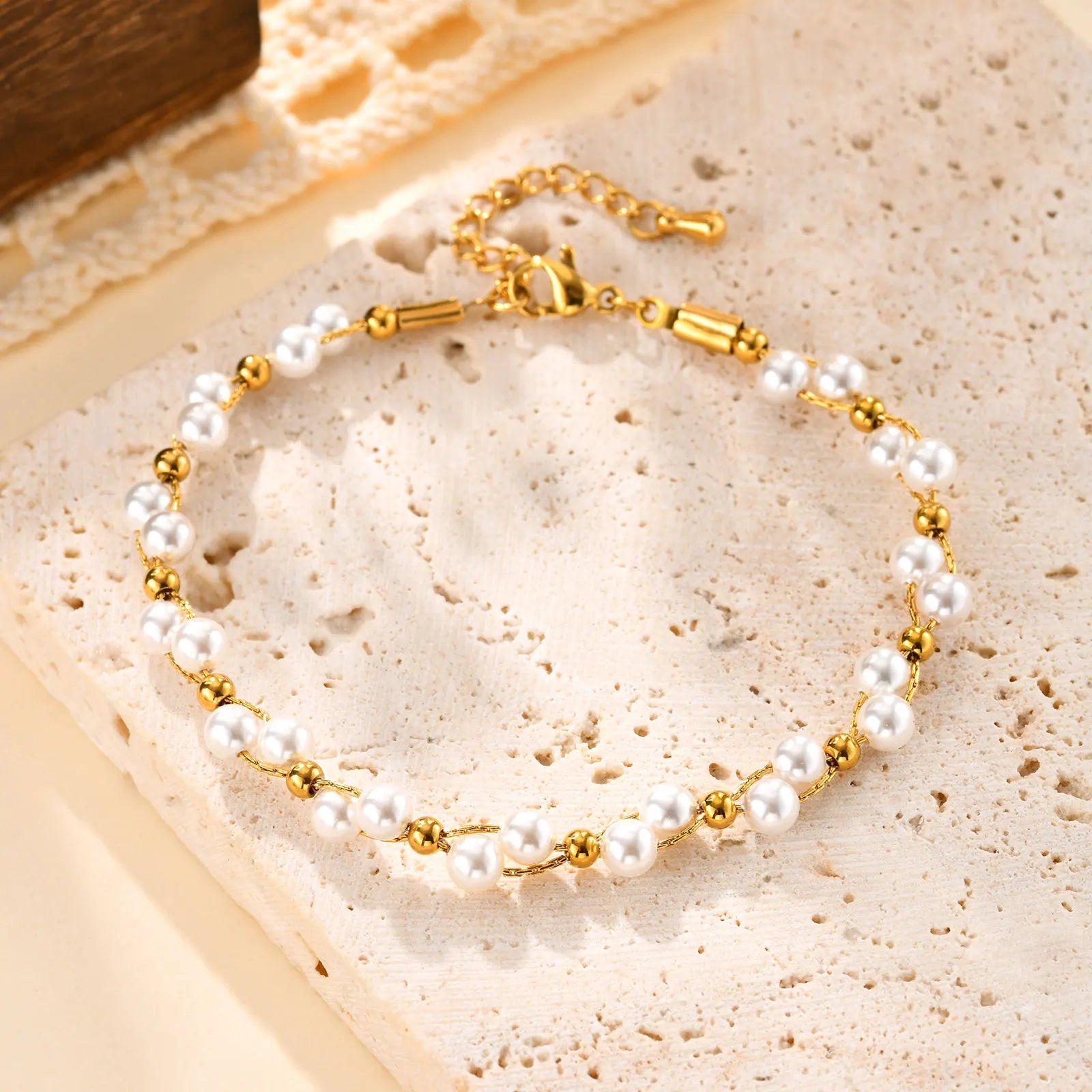 Elegante pulsera con dijes de perlas de imitación para mujer, pulseras de cadena con cuentas de acero inoxidable, regalo de joyería de boda impermeable