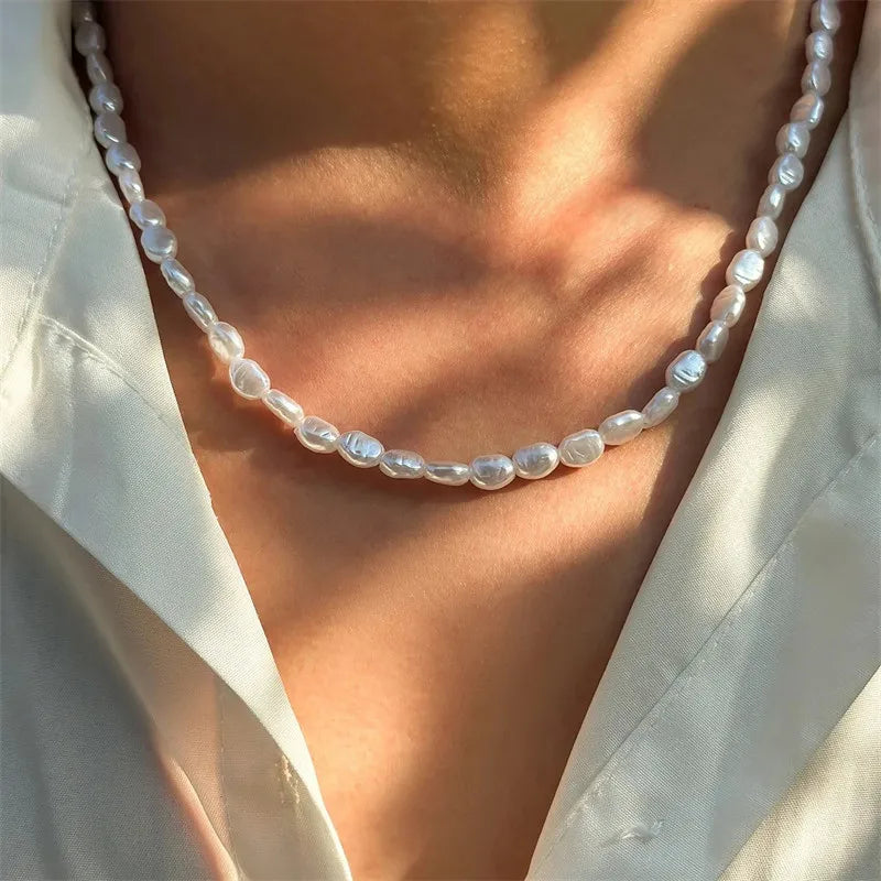 Nueva moda Simple gargantilla de perlas de imitación collar para mujer Vintage elegante con cuentas temperamento collar joyería para fiesta y boda