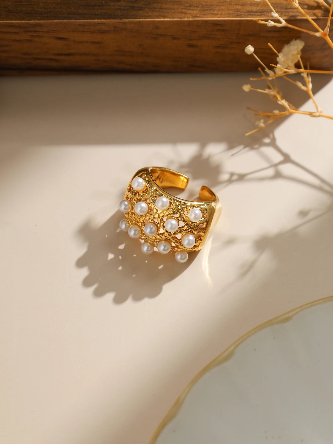 Anillo geométrico hueco de perla de imitación chapado en oro de 18k de acero inoxidable para mujer, anillo abierto francés con temperamento, regalo de joyería para uso diario